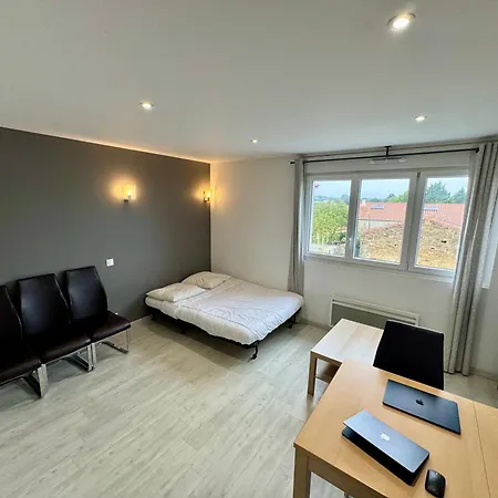 Domaine Des 5 Roses - Rose Sombre Apartman La Guierche