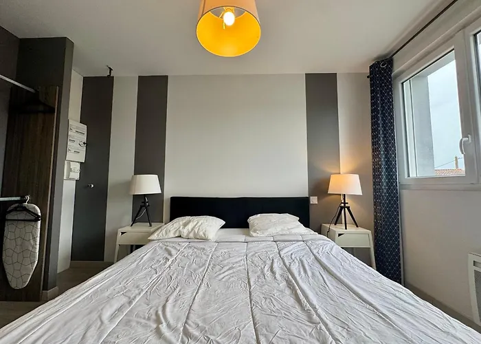 Domaine Des 5 Roses - Rose Sombre La Guierche